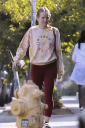 Kristen Bell in Casual Attire at Metamorphosis Studios in Los Feliz 09/25/2023