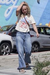Kristen Bell - Out in Los Angeles 09/11/2023
