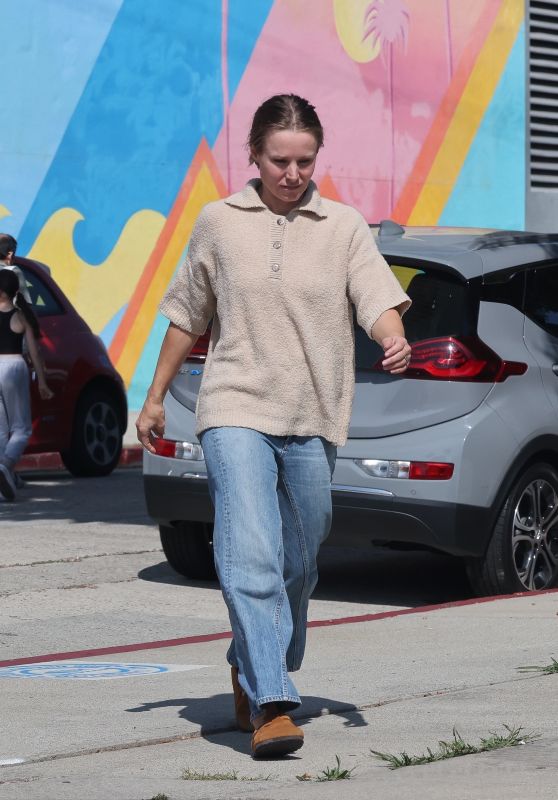 Kristen Bell - Out in Los Feliz 09/16/2023