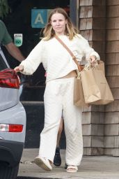 Kristen Bell - Shopping in Los Feliz 09/24/2023