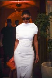 Kylie Jenner Arriving at Siena Paris in Paris 09/26/2023