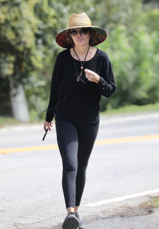 Lisa Rinna - Out in Los Angeles 09/18/2023