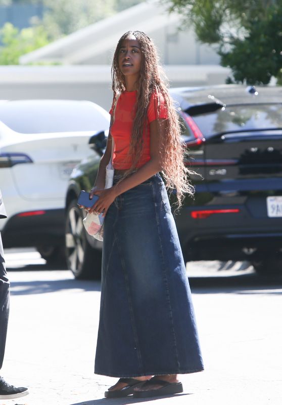 Malia Obama - Out in Los Angeles 09/07/2023