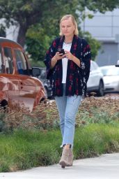 Malin Akerman - Out in Los Feliz 09/05/2023