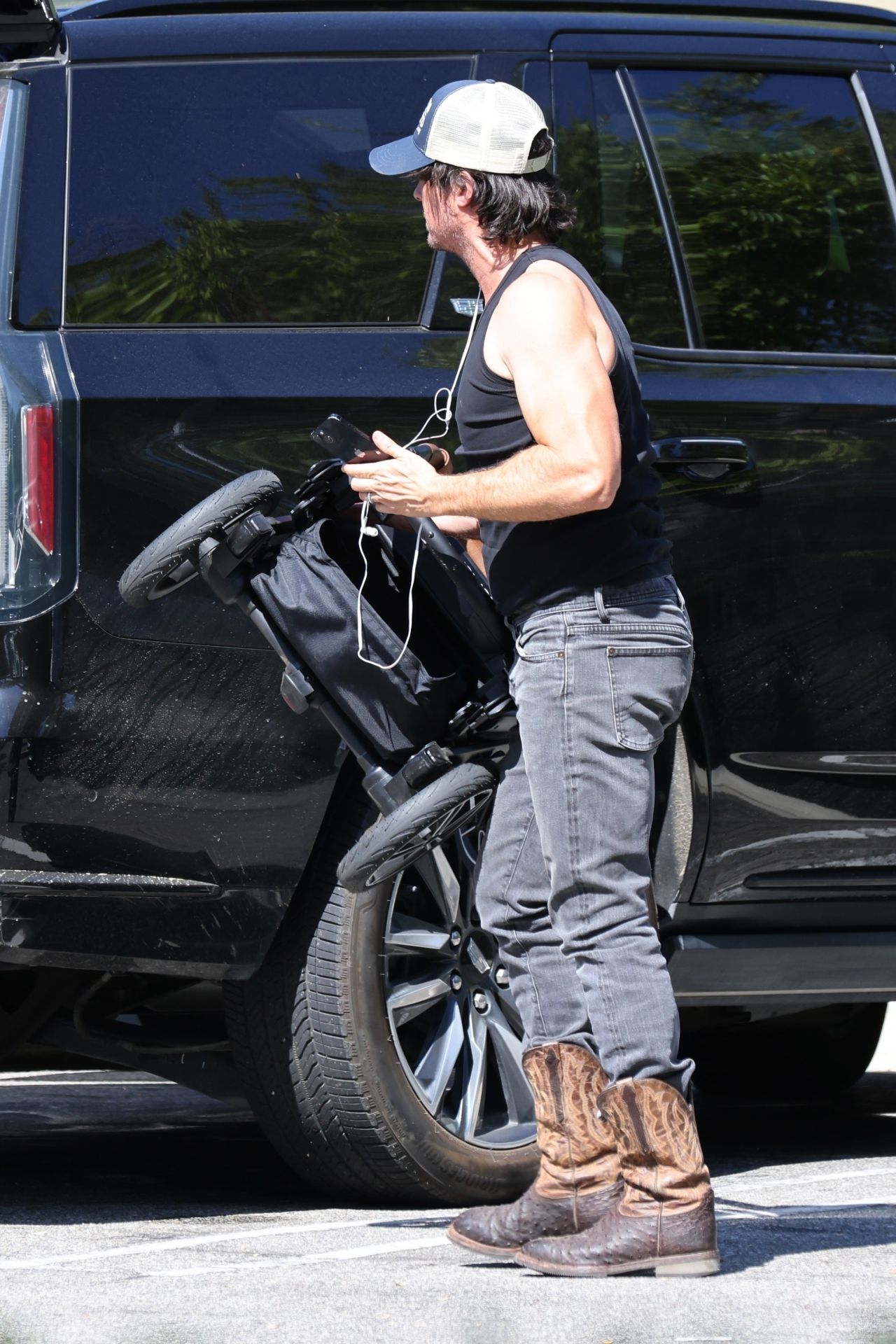 Nikki Reed and Ian Somerhalder Grocery Shopping in Calabasas 09/13/2023