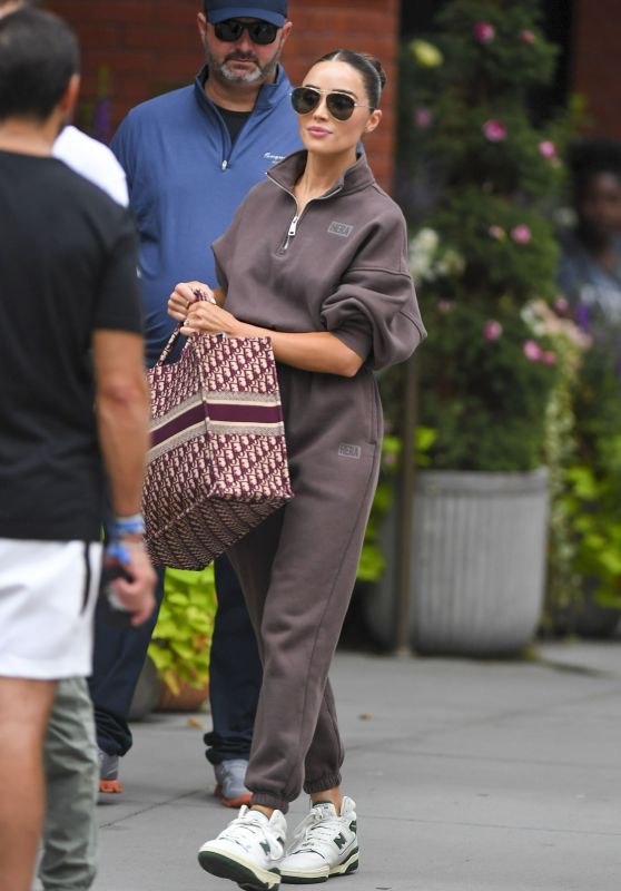 Olivia Culpo in Comfy Outfit in NYC 09/09/2023
