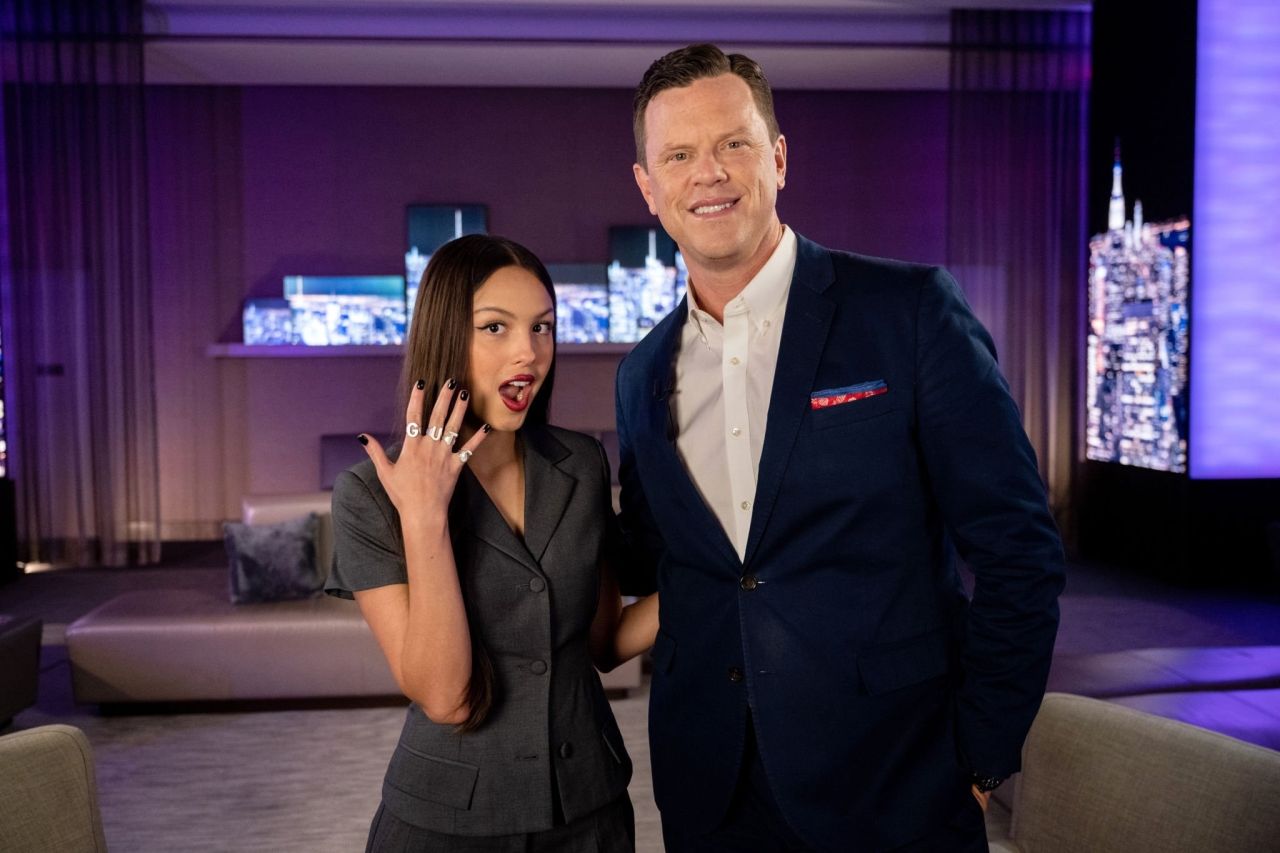 Olivia Rodrigo - Sunday TODAY With Willie Geist 09/10/2023 • CelebMafia