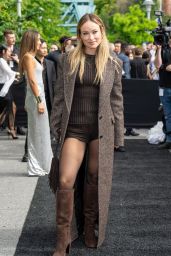 Olivia Wilde – Michael Kors Fashion Show in New York 09/11/2023