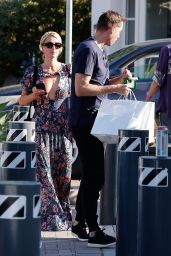 Paris Hilton in a Colorful Dress - Shopping With Husband Carter Reum in Malibu 09/03/2023