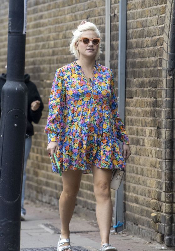 Pixie Lott - Out in South London 09/19/2023