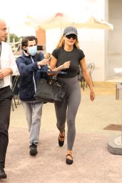 Rita Ora Carried a Birkin Bag at Venice Airport 09/04/2023