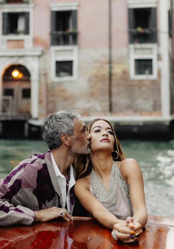 Rita Ora With Husband Taika Waititi in Venice 09/03/2023