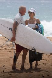 Tish Cyrus and Dominic Purcell on a Beach in Hawaii 09/04/2023