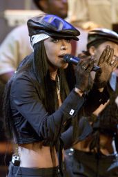 Aaliyah - The Tonight Show With Jay Leno 07/25/2001 (more photos)