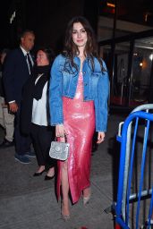 Anne Hathaway – Arrives for the Screening of “She Came to Me” in New York 10/03/2023