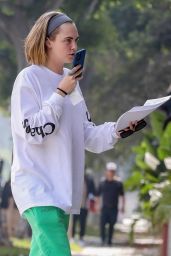 Cara Delevingne in Sweatpants and a Cozy T-shirt at Pinar&Wagner Dentistry in West Hollywood 10/09/2023