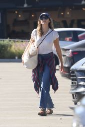 Elizabeth Olsen - Grocery Shopping in Studio City 10/14/2023