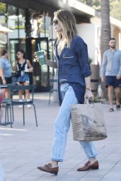 Elizabeth Olsen - Shopping for Food at Erewhon Market in Los Angeles 10/16/2023