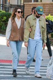 Elizabeth Olsen With Her Husband in New York 10/25/2023