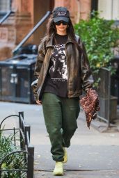 Emily Ratajkowski - Out in New York 10/11/2023