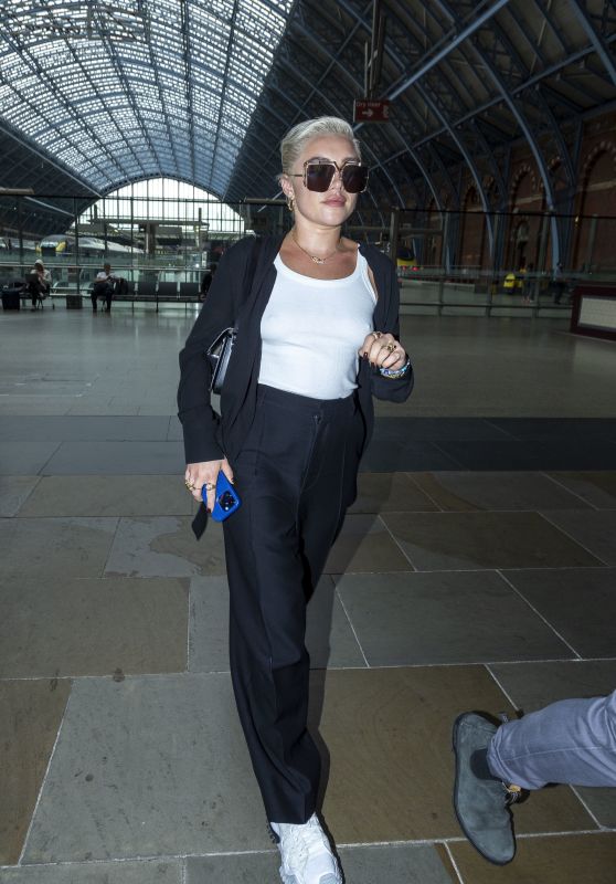 Florence Pugh - Arriving at St Pancras Station in London 10/02/2023