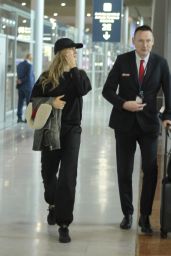 Gisele Bundchen - Arrives in Paris 09/30/2023