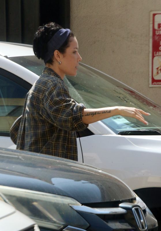 Halsey - Out in Studio City 09/28/2023