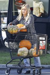 Hilary Duff at a Grocery Store in Los Angeles 10/07/2023