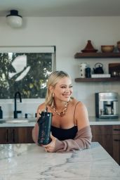 Hilary Duff - Hilary Duff x BruMate Astral Collection 2023