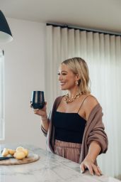 Hilary Duff - Hilary Duff x BruMate Astral Collection 2023