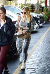 Hilary Duff - Running Errands in Los Angeles 10/11/2023