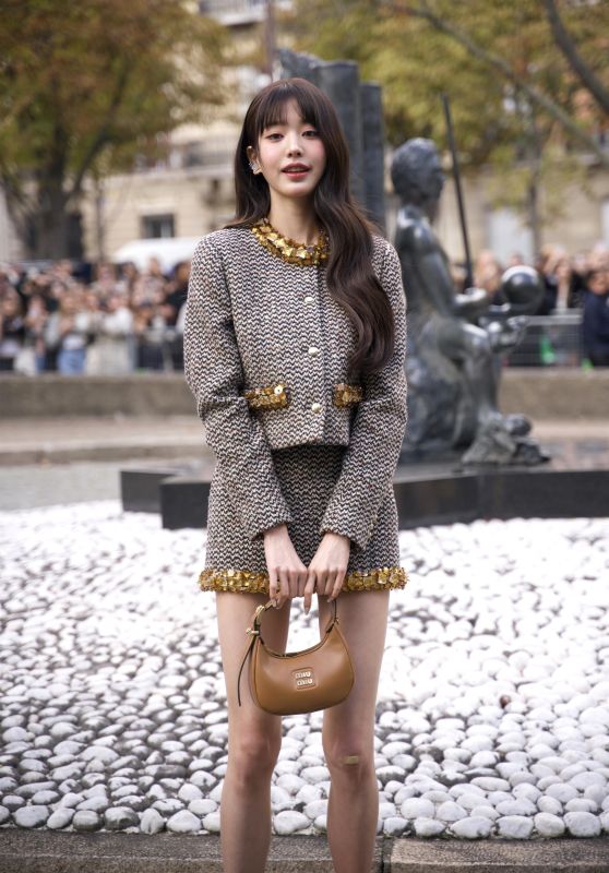 Jang Won-young Arrive at the Miu Miu Womenswear Show at Paris Fashion Week 10/03/2023