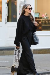 Jenna Lyons Wearing an All-black Outfit in Manhattan’s Soho Area 10/12/2023