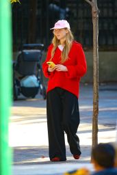 Jennifer Lawrence in Casual Outfit in New York 10/17/2023