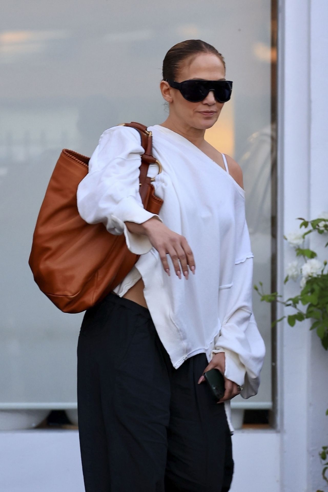 Jennifer Lopez - Leaves a Photo Studio in West Hollywood 10/02/2023 ...