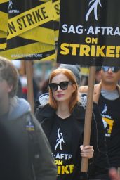 Jessica Chastain - SAG Protest in New York 10/16/2023