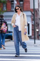 Karlie Kloss - Upper East Side in NYC 10/23/2023