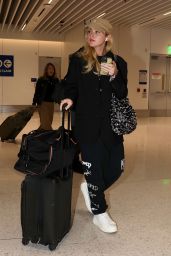 Kathryn Newton - Arriving at LAX Airport in LA 10/15/2023