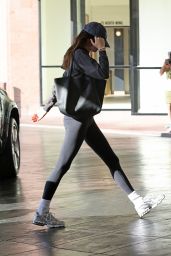 Kendall Jenner in a Black Workout Outfit in Beverly Hills 10/12/2023