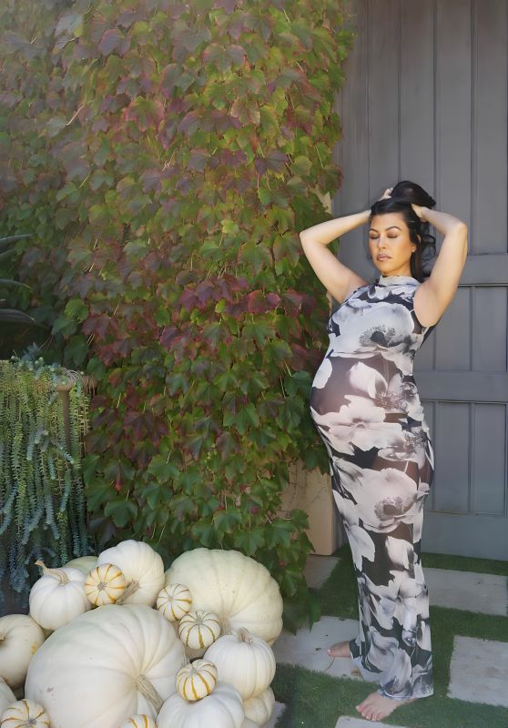 Kourtney Kardashian - Boohoo Collection Photo Shoot in New York 10/06/2023