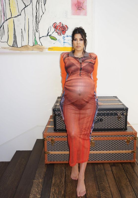 Kourtney Kardashian Outfit 10/18/2023 (I)