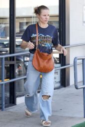 Kristen Bell in Ripped Jeans - Studio City 02/02/2022 • CelebMafia