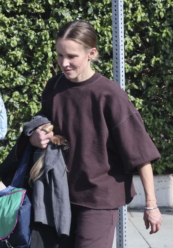 Kristen Bell - Out in Los Angeles 10/27/2023