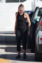 Kristen Bell - Out in Los Feliz 10/17/2023