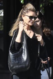 Maria Shriver and Christina Schwarzenegger at the Restaurant A Votre Sante in Brentwood 10/21/2023