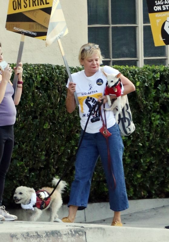 Martha Plimpton - SAG-AFTRA Picket Lines at Warner Brothers Studio in Los Angeles 10/27/2023