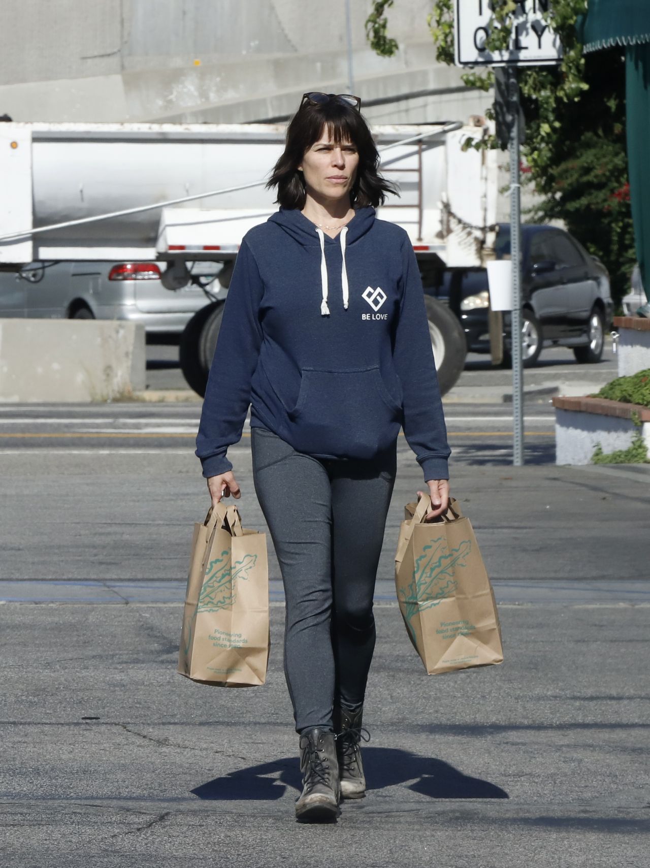 Neve Campbell - Shopping at Whole Foods in LA 10/12/2023 • CelebMafia