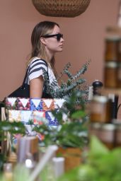 Olivia Wilde - Shopping at the Farmers Market in Studio City 10/15/2023
