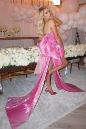 Paris Hilton Outfit 10/11/2023