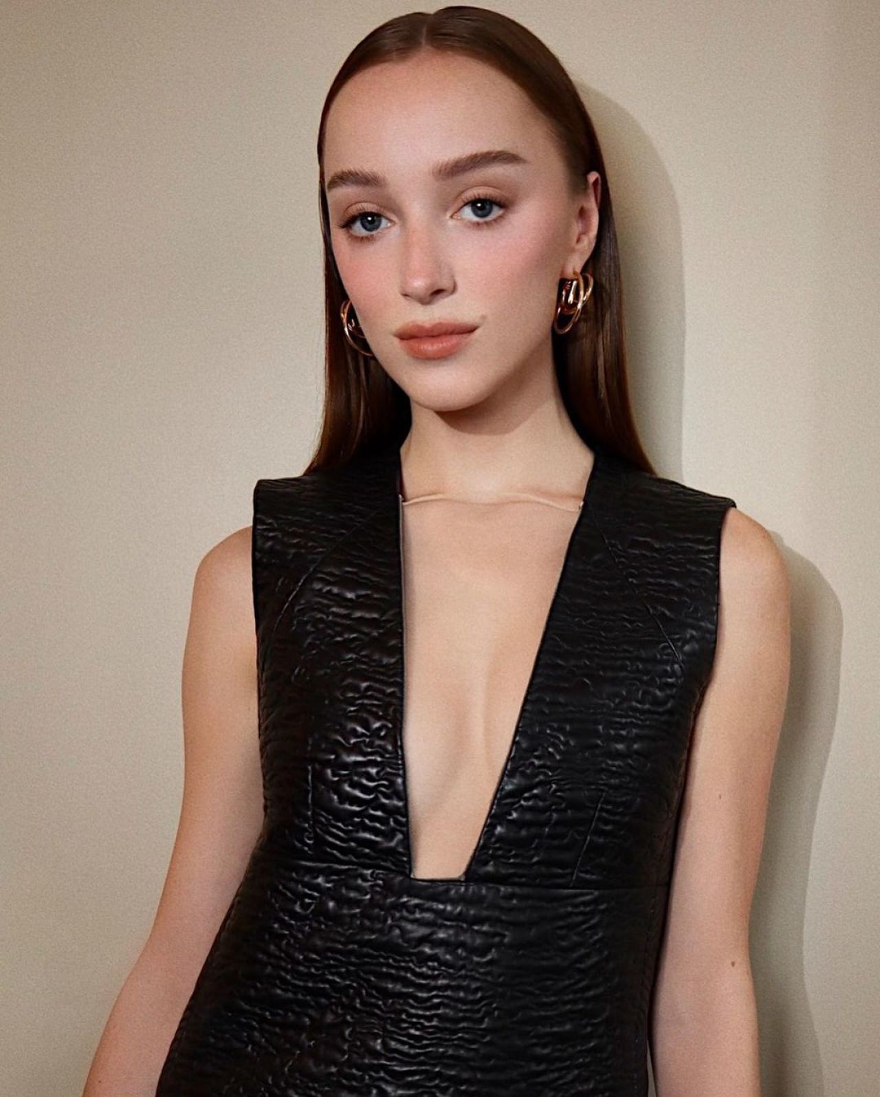 Phoebe Dynevor Louis Vuitton Fashion Show Portraits October 2023 